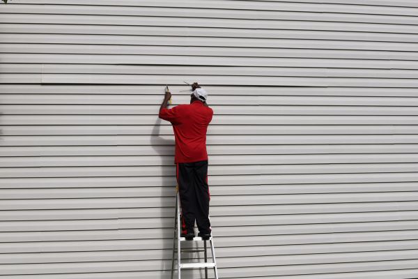 Cost of Loose Siding Repair in Eden Prairie